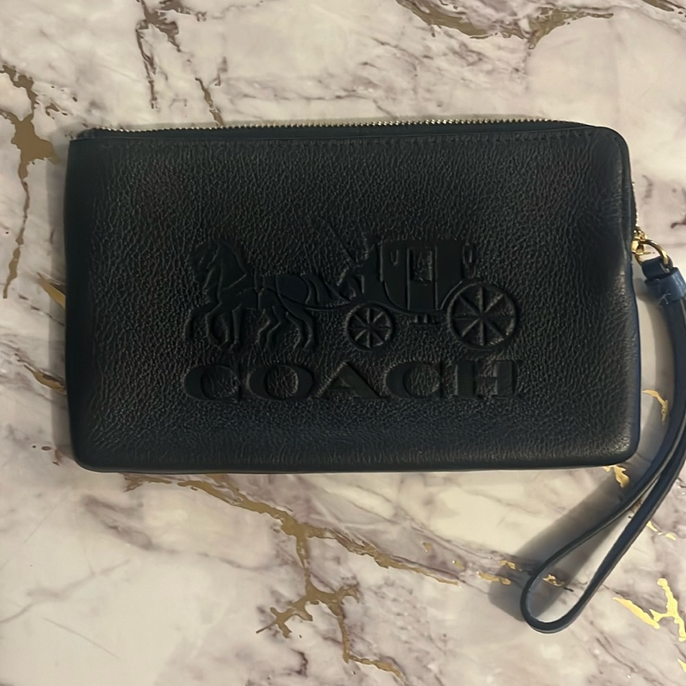 NWT Navy Stage Coach Wristlet, large enough for my iPhone 8”x5”